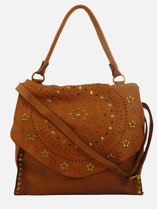 Borsa in pelle morbida marrone made in italy mahzel decorata con borchie tracolla regolabile