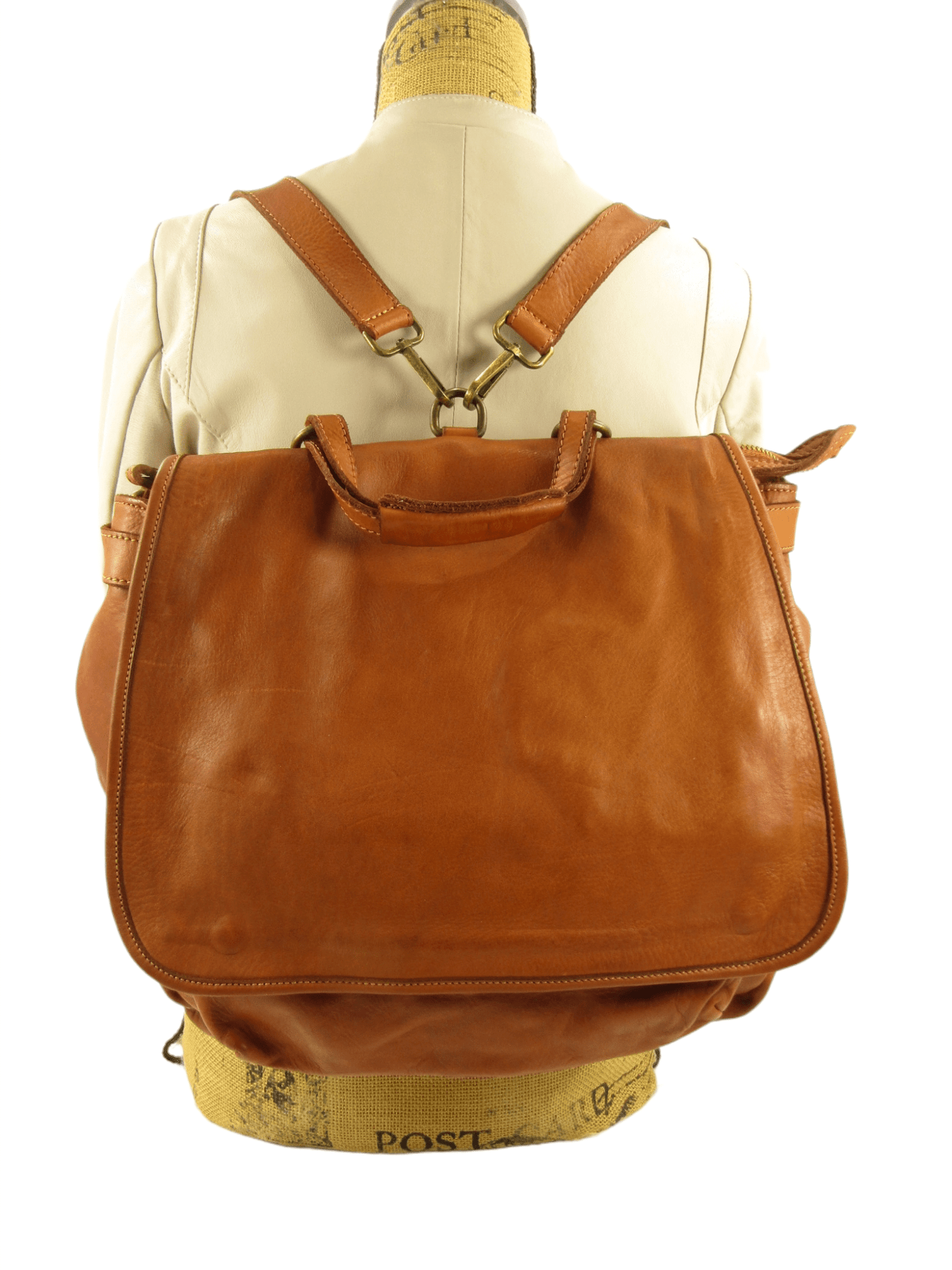 borsa Atena indossata a zaino colore marrone