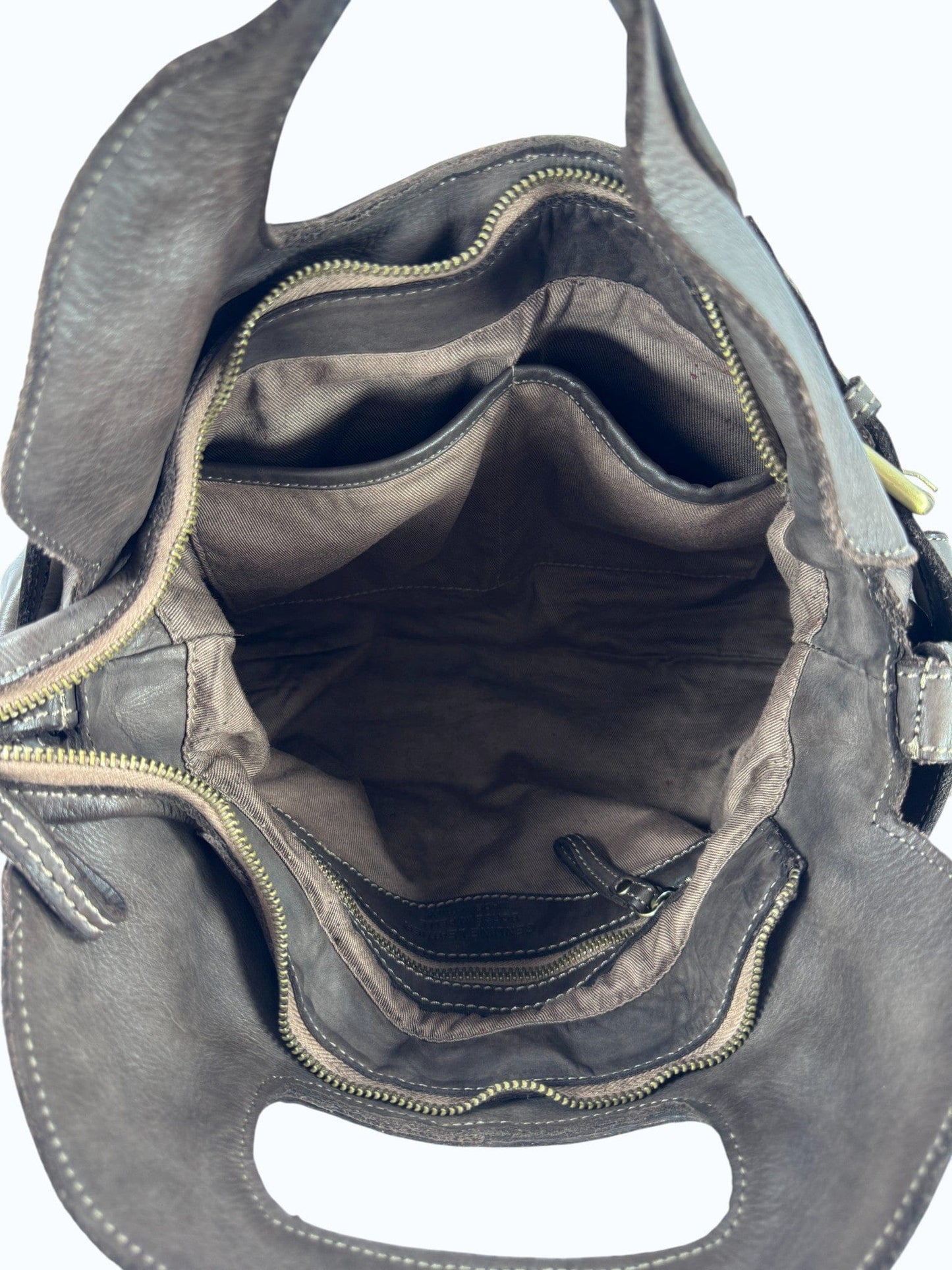 Bauletto in pelle tinto in capo AL237