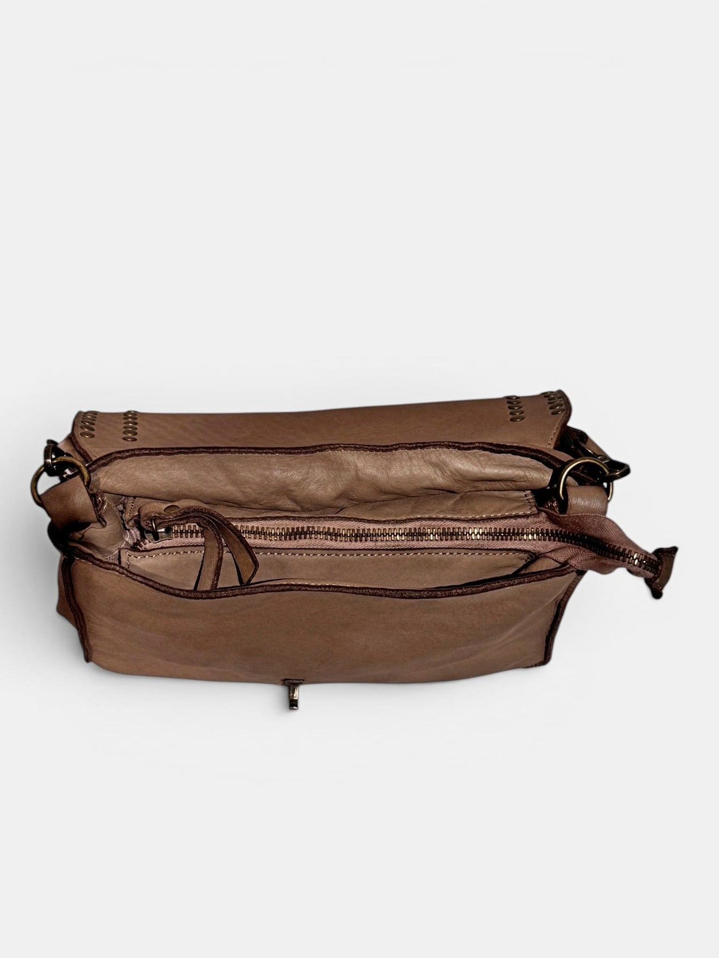 Borsetta MH 067 – Pelle Lavata con Borchie | Made in Italy