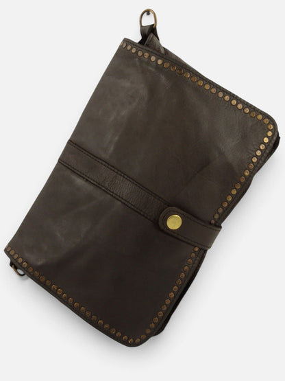 Borsa tracolla e a mano in pelle morbida decorata con borchie Giorgia-Mahzel