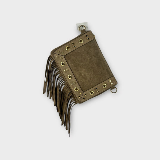 Borsetta pochette con borchie e frange