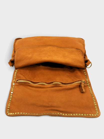 Borsa tracolla e a mano in pelle morbida decorata con borchie Giorgia-Mahzel