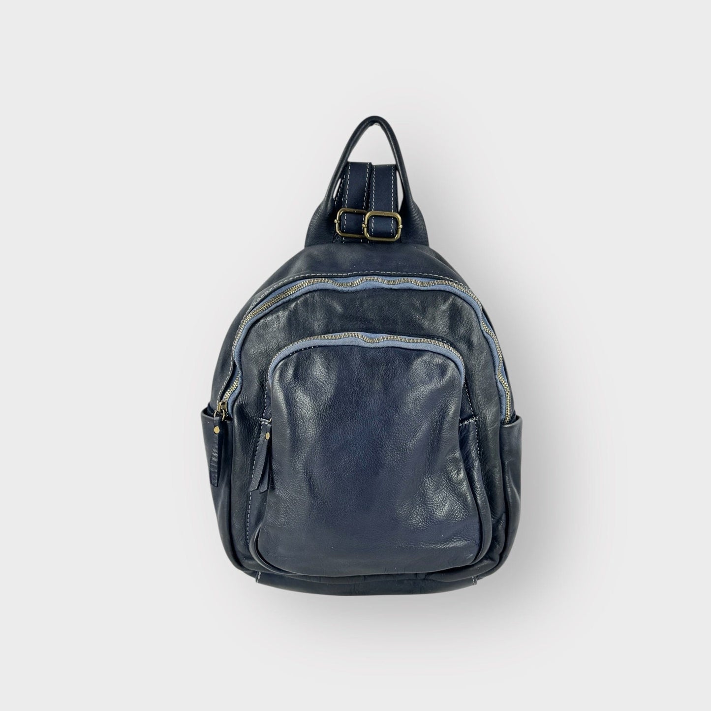 Zainetto in pelle morbida tinta in capo effetto vintage con tasca frontale -Mahzel