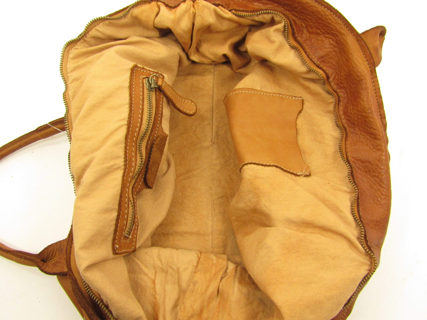 Bauletto grande in pelle morbida Penelope decorato con borchie - Mahzel